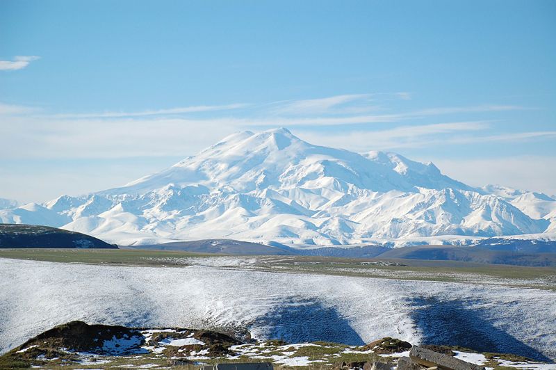 800px-Mount_Elbrus_May_2008.jpg