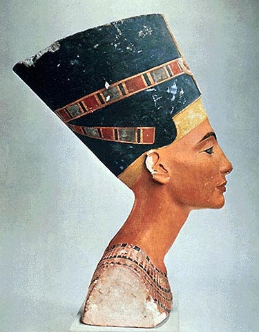 8730753_Carica_Nefertiti.jpg